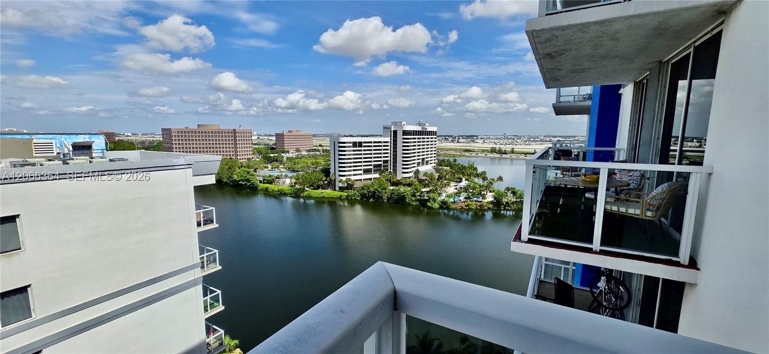 For Sale: $270,000 (1 beds, 1 baths, 685 Square Feet)