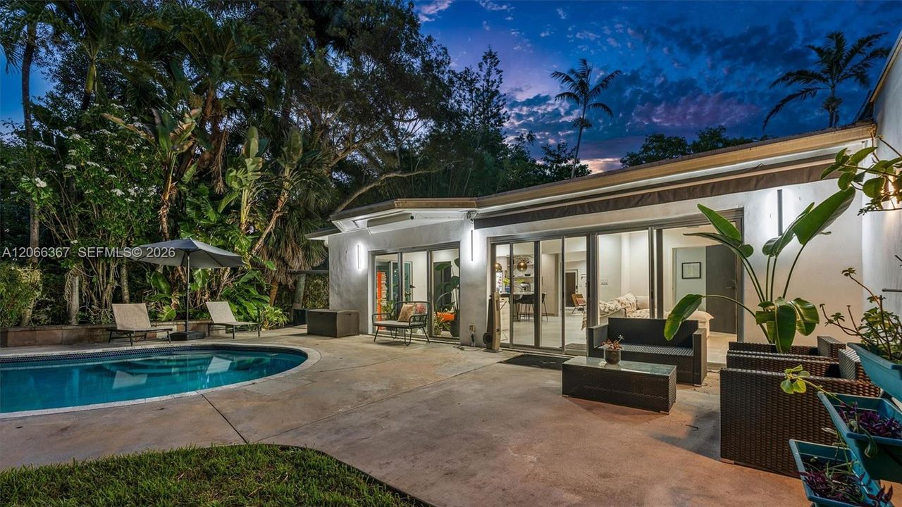 For Sale: $2,200,000 (3 beds, 3 baths, 1957 Square Feet)