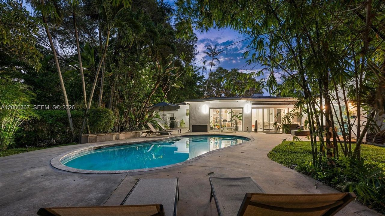 For Sale: $2,200,000 (3 beds, 3 baths, 1957 Square Feet)