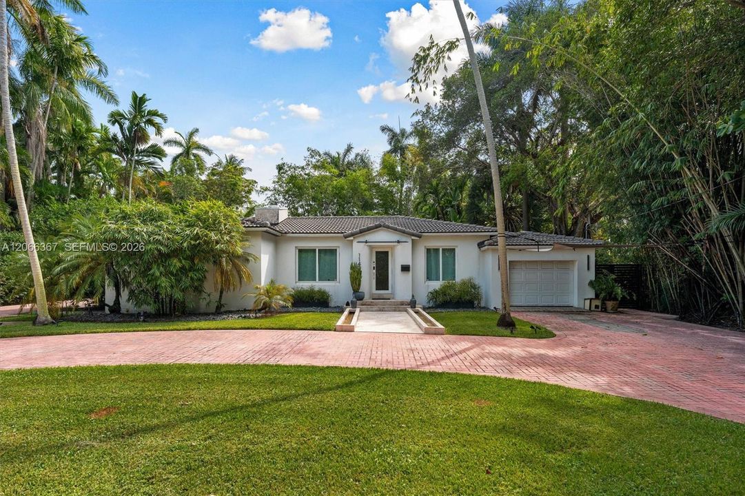 For Sale: $2,200,000 (3 beds, 3 baths, 1957 Square Feet)