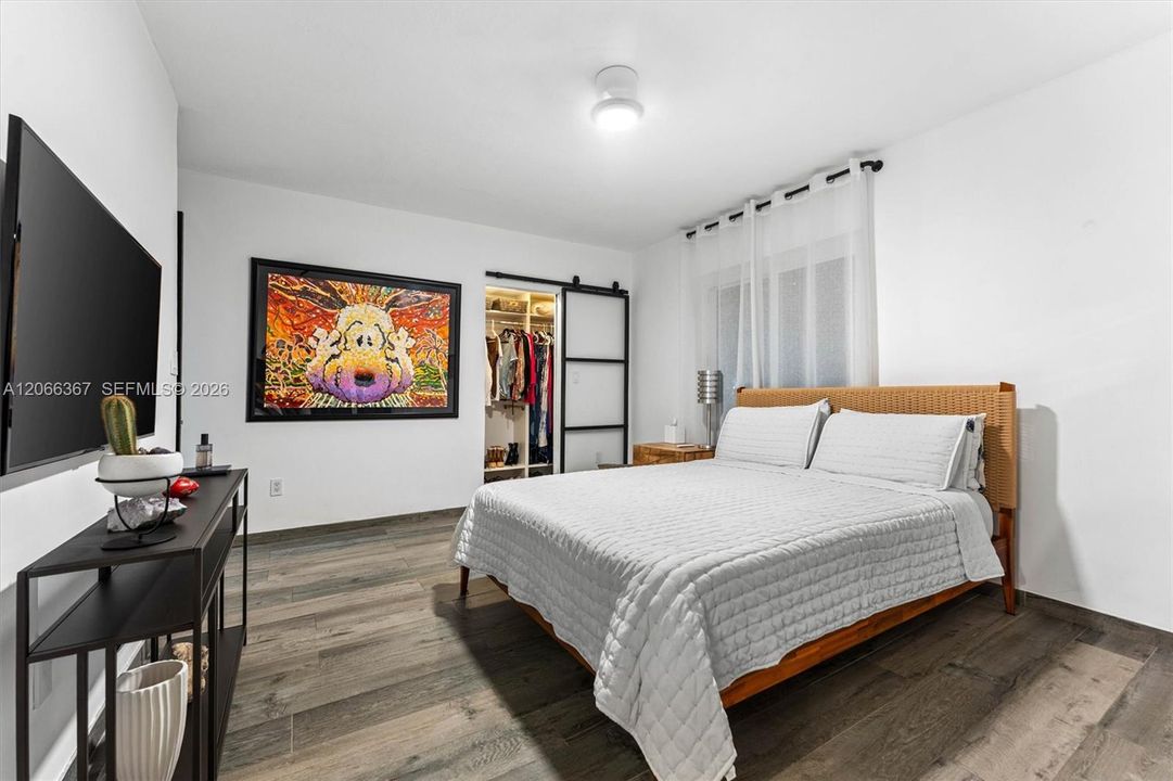 For Sale: $2,200,000 (3 beds, 3 baths, 1957 Square Feet)