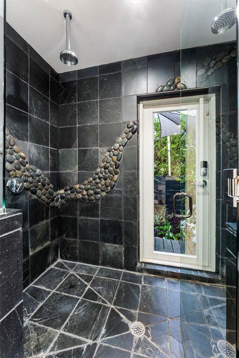 For Sale: $2,200,000 (3 beds, 3 baths, 1957 Square Feet)