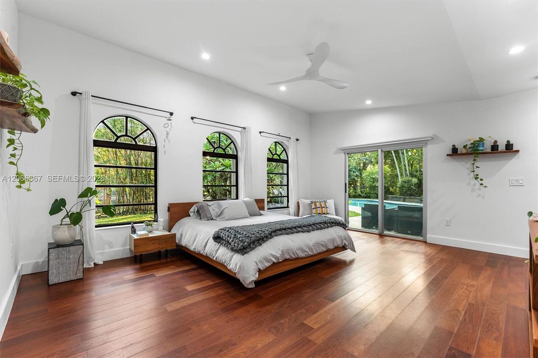 For Sale: $2,200,000 (3 beds, 3 baths, 1957 Square Feet)