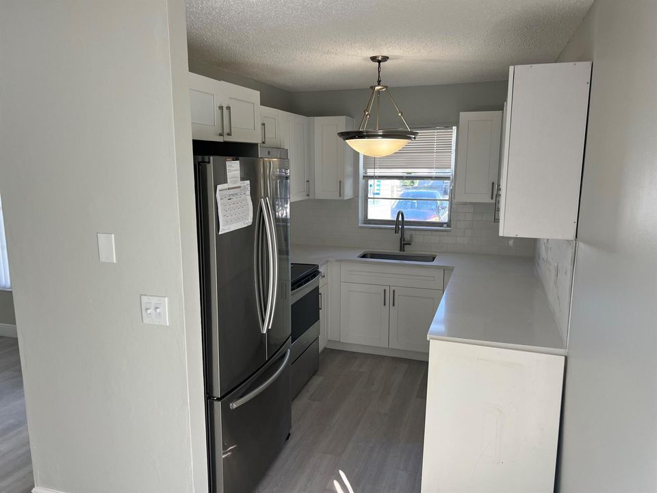 2222 ne 3rd kitchen