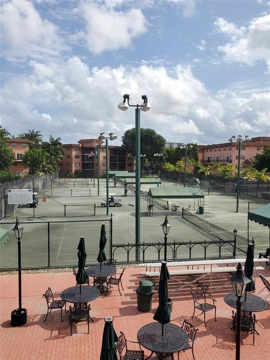 tennis club courts