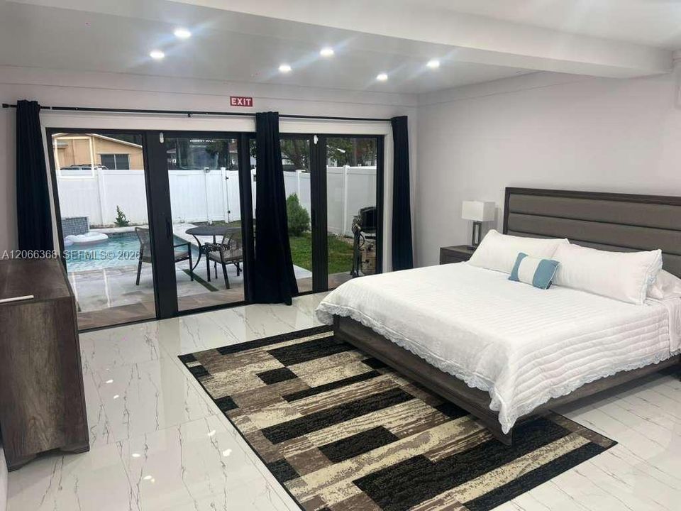 For Rent: $10,000 (5 beds, 3 baths, 2234 Square Feet)