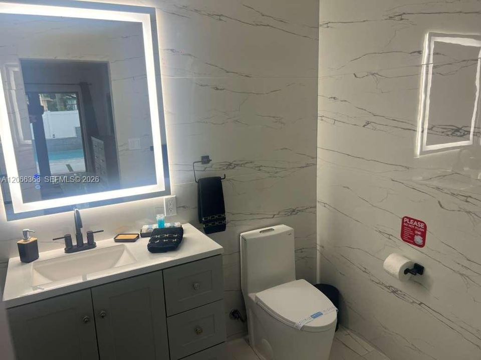 For Rent: $10,000 (5 beds, 3 baths, 2234 Square Feet)