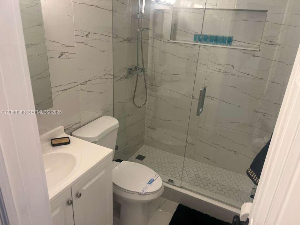 For Rent: $10,000 (5 beds, 3 baths, 2234 Square Feet)
