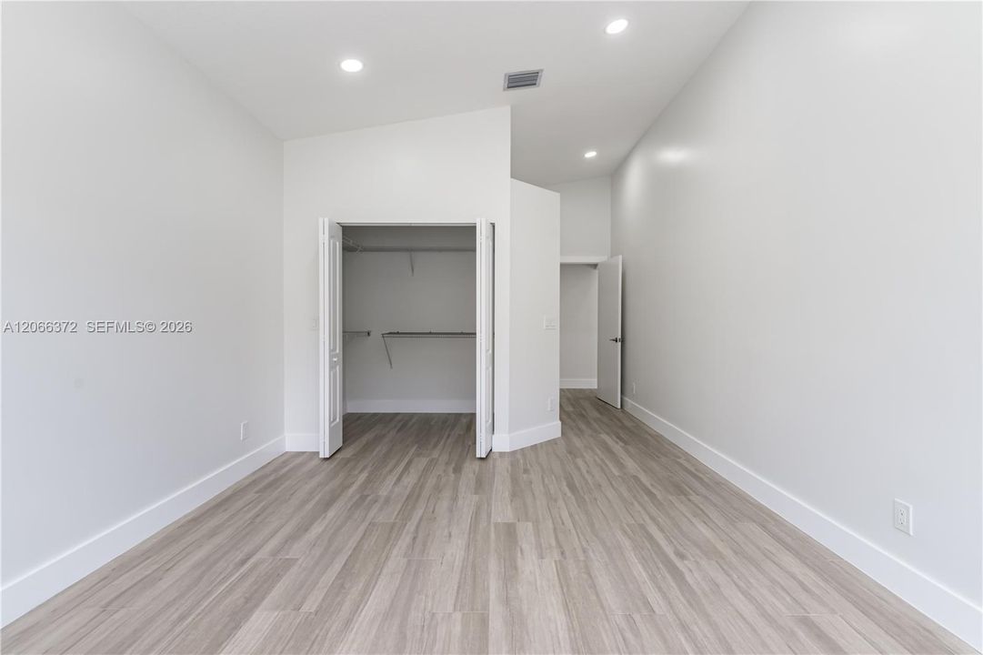 For Rent: $3,650 (3 beds, 2 baths, 1317 Square Feet)