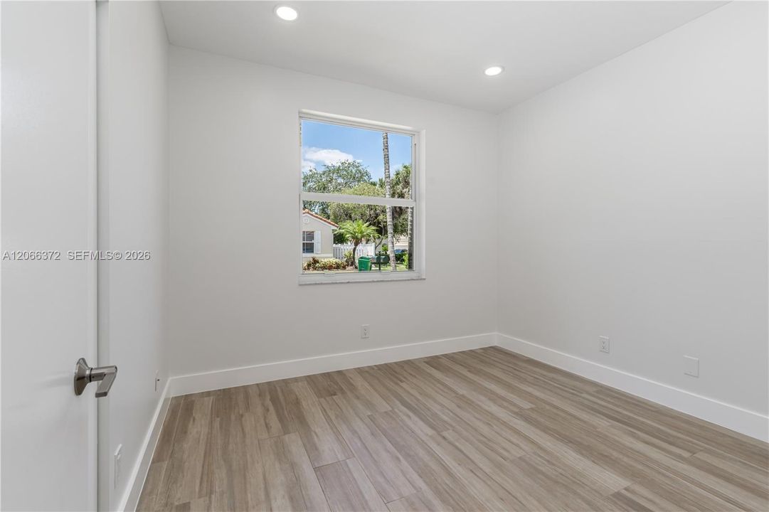 For Rent: $3,650 (3 beds, 2 baths, 1317 Square Feet)