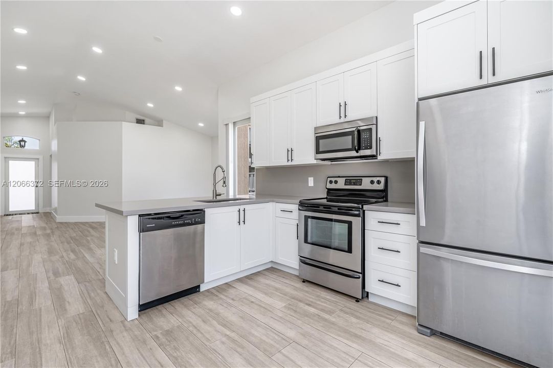 For Rent: $3,650 (3 beds, 2 baths, 1317 Square Feet)