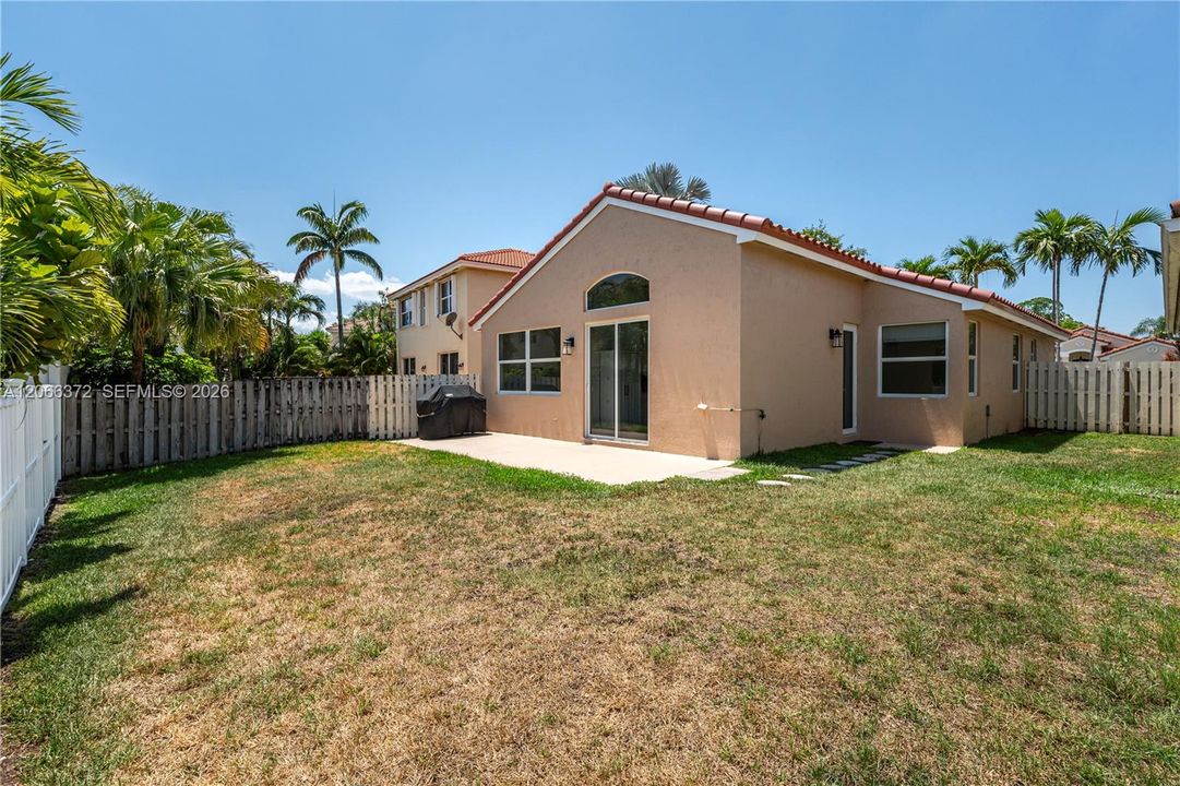 For Rent: $3,650 (3 beds, 2 baths, 1317 Square Feet)