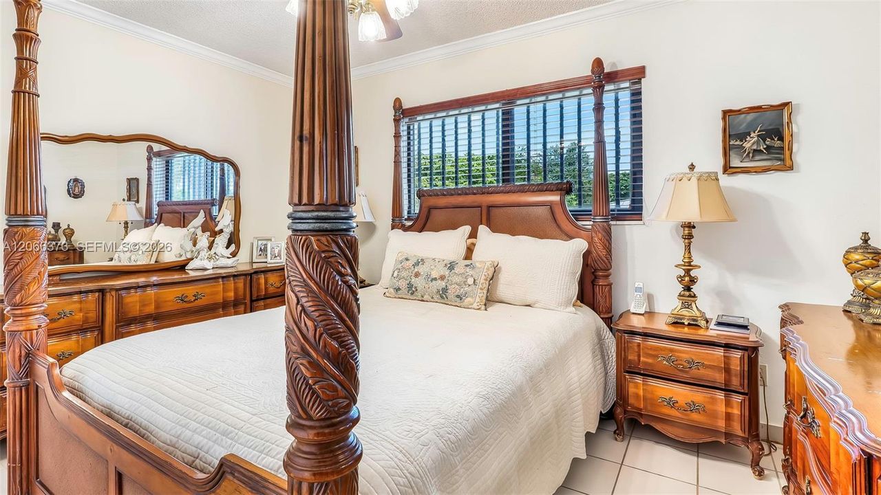Active With Contract: $567,000 (3 beds, 1 baths, 1025 Square Feet)