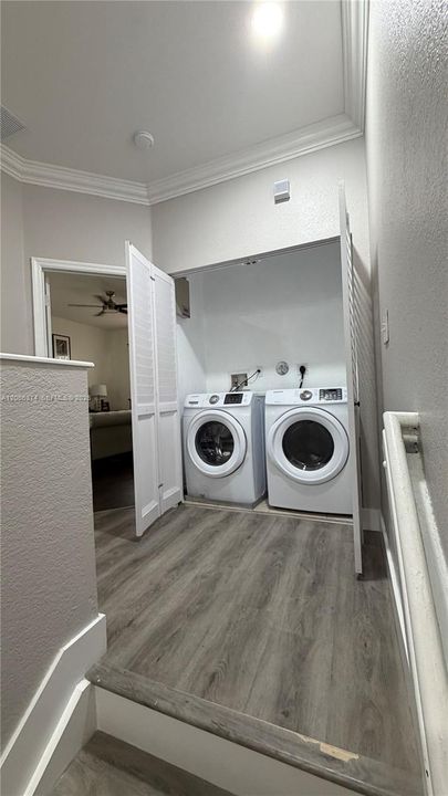 For Sale: $600,000 (3 beds, 2 baths, 1954 Square Feet)