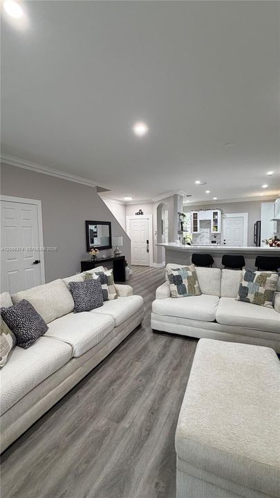For Sale: $600,000 (3 beds, 2 baths, 1954 Square Feet)