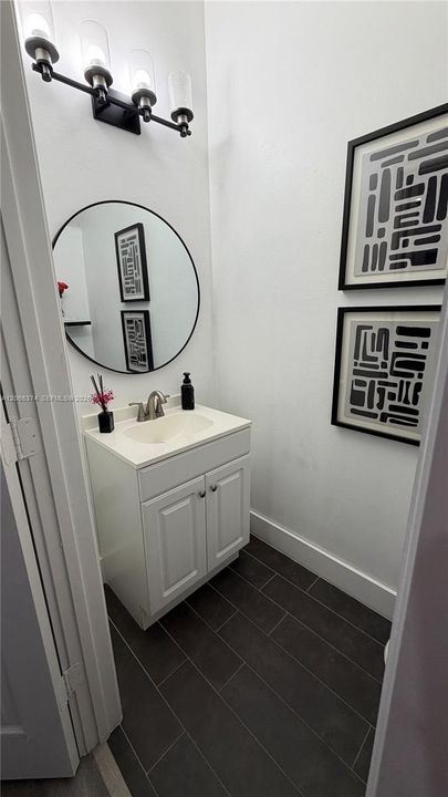 For Sale: $600,000 (3 beds, 2 baths, 1954 Square Feet)