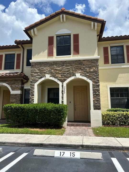 For Sale: $347,000 (3 beds, 2 baths, 1402 Square Feet)