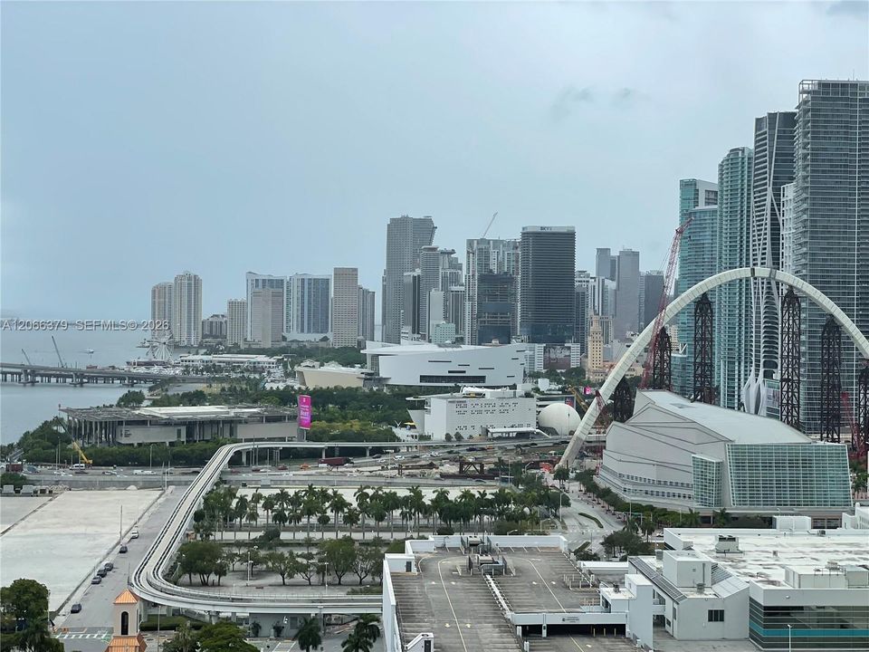 For Sale: $342,000 (1 beds, 1 baths, 821 Square Feet)