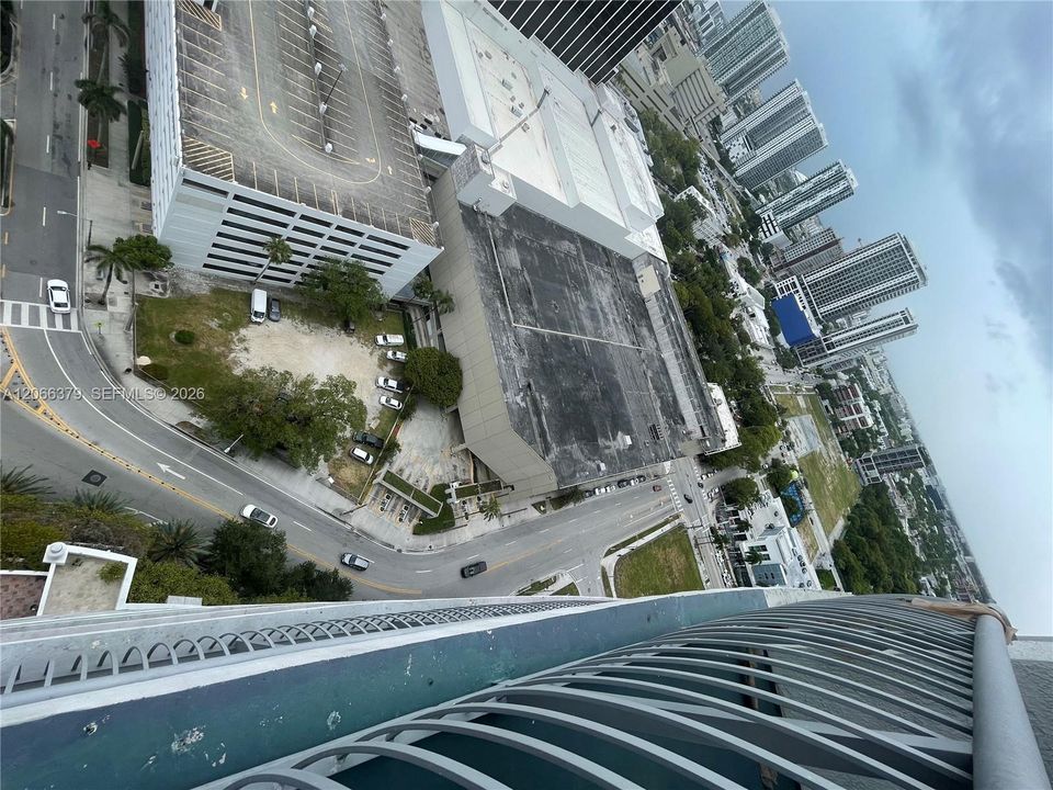 For Sale: $342,000 (1 beds, 1 baths, 821 Square Feet)