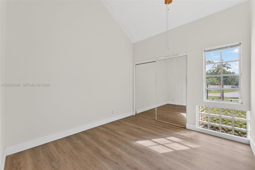 Activo con contrato: $570,000 (3 camas, 2 baños, 1363 Pies cuadrados)
