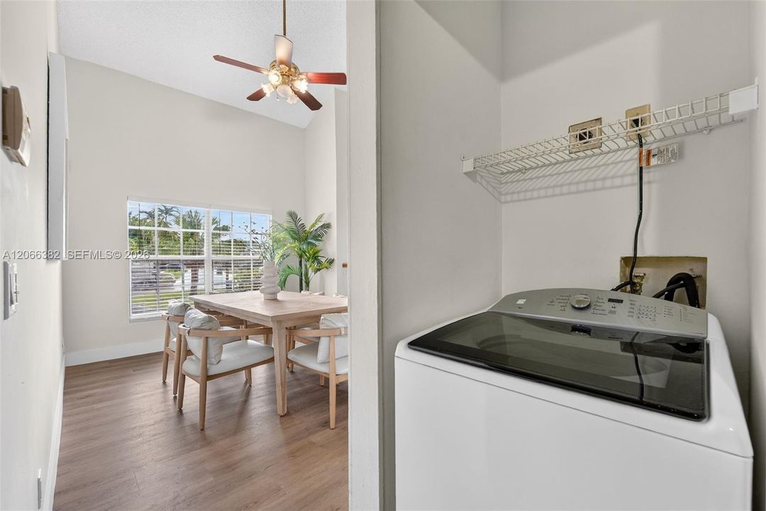 Activo con contrato: $570,000 (3 camas, 2 baños, 1363 Pies cuadrados)