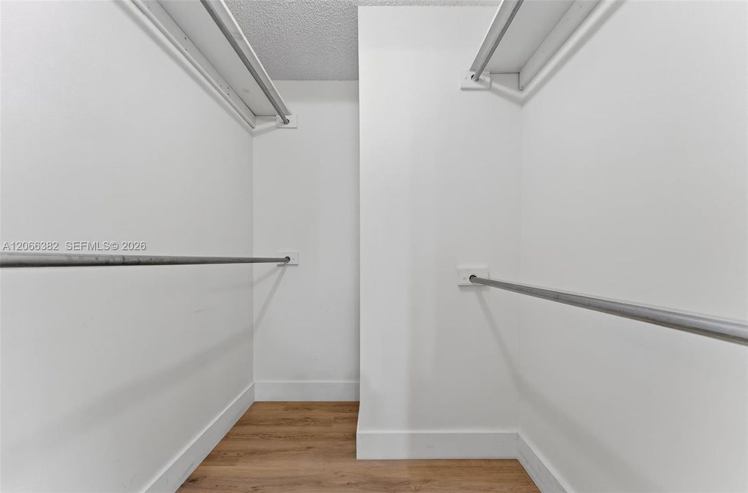 Activo con contrato: $570,000 (3 camas, 2 baños, 1363 Pies cuadrados)