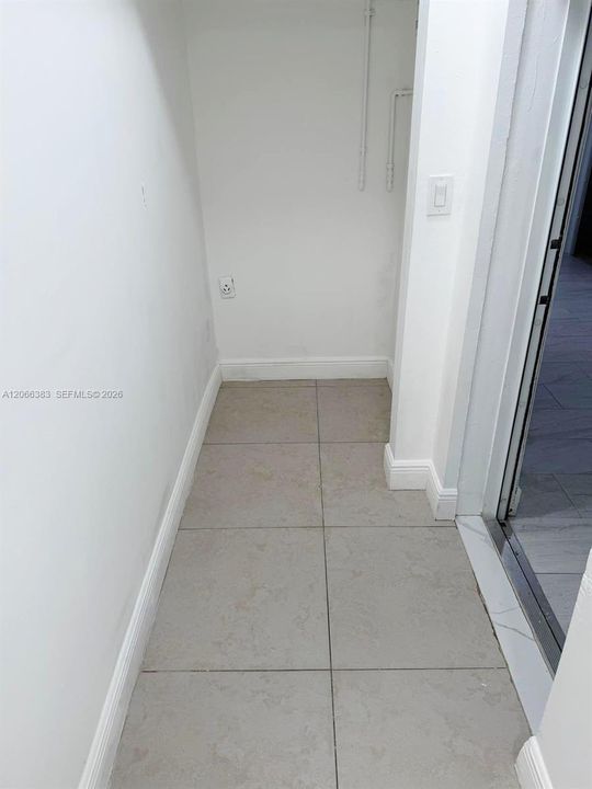 For Rent: $2,200 (2 beds, 1 baths, 1219 Square Feet)