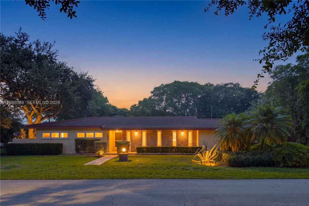 For Sale: $1,325,000 (5 beds, 3 baths, 2288 Square Feet)