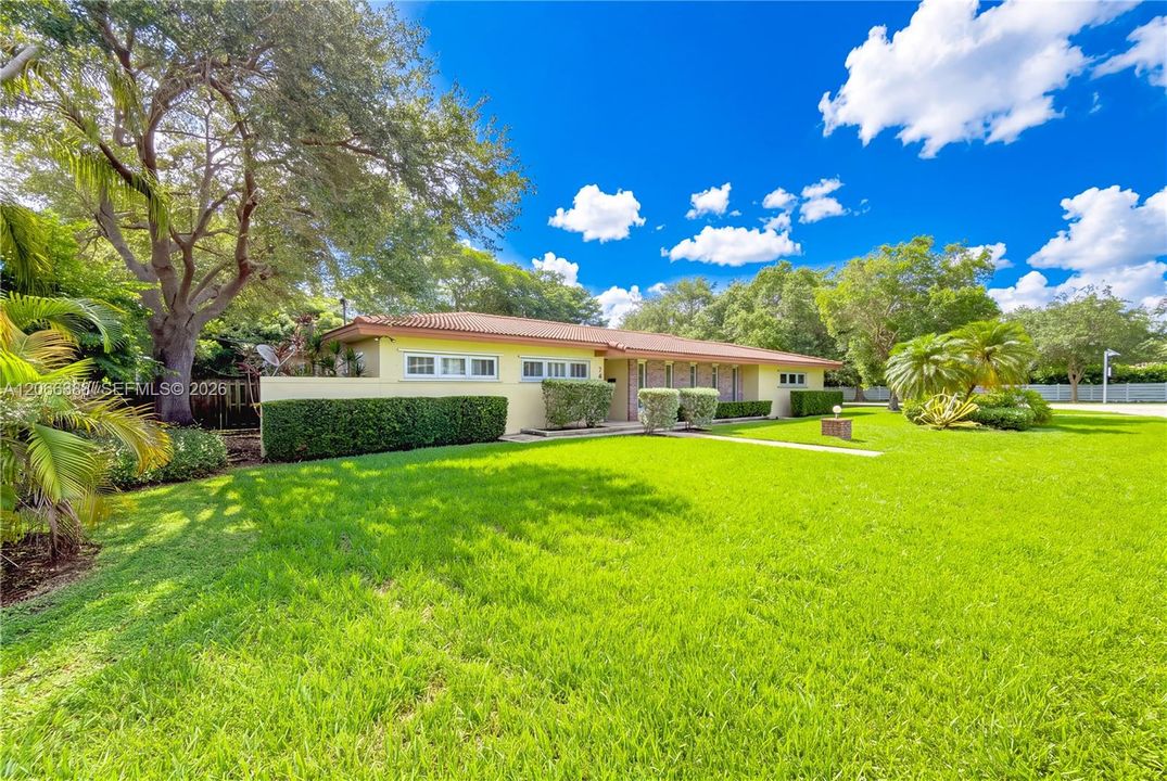 For Sale: $1,325,000 (5 beds, 3 baths, 2288 Square Feet)