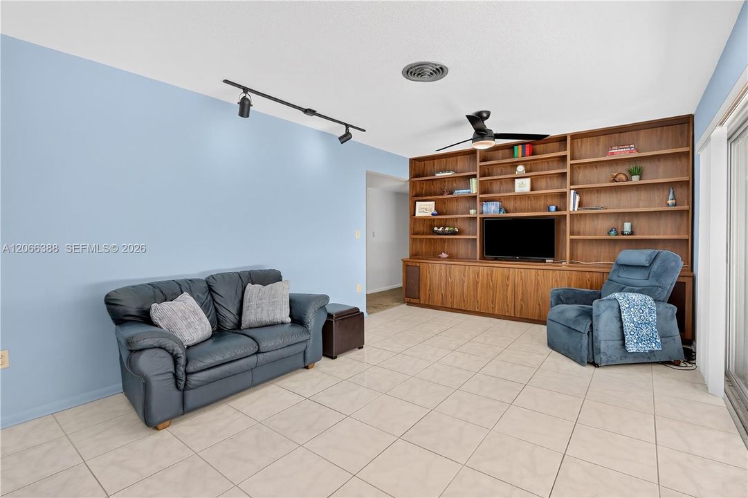 For Sale: $1,325,000 (5 beds, 3 baths, 2288 Square Feet)