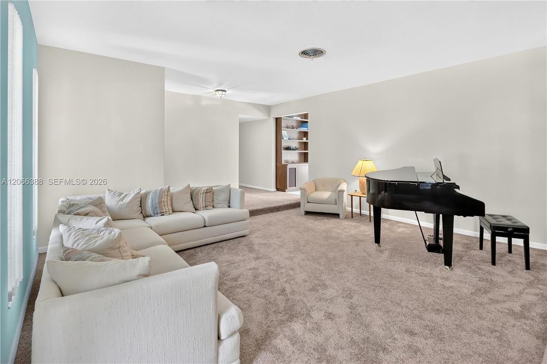 For Sale: $1,325,000 (5 beds, 3 baths, 2288 Square Feet)
