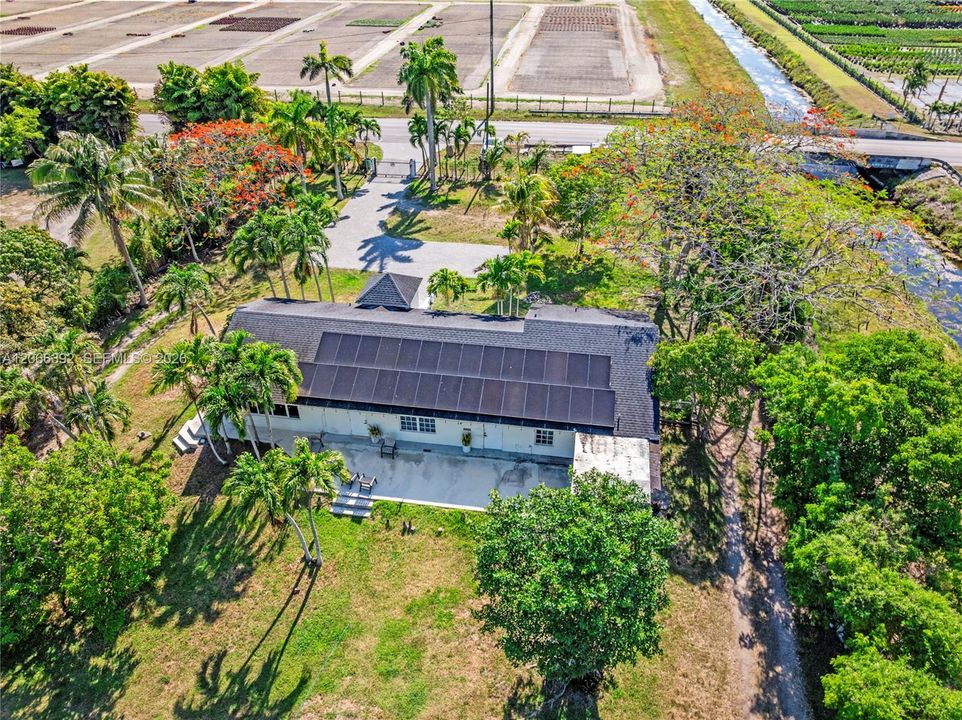 En Venta: $1,000,000 (4 camas, 3 baños, 2630 Pies cuadrados)