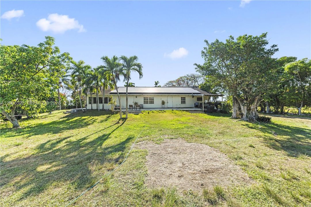 En Venta: $1,000,000 (4 camas, 3 baños, 2630 Pies cuadrados)