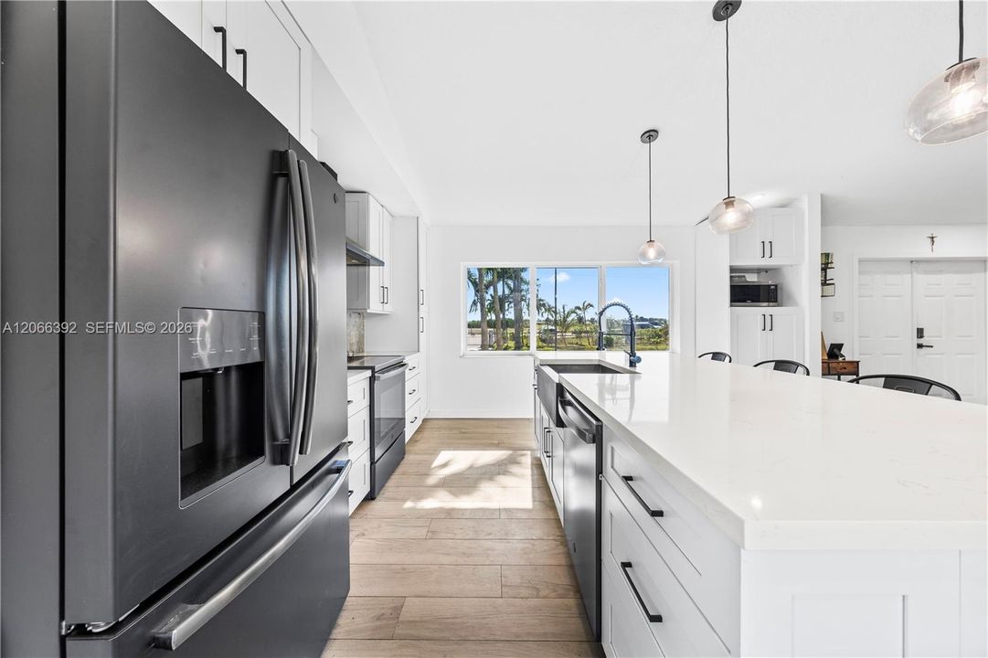 En Venta: $1,000,000 (4 camas, 3 baños, 2630 Pies cuadrados)