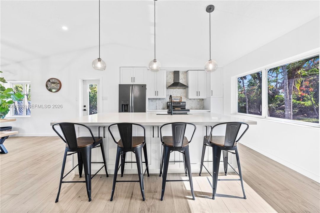 En Venta: $1,000,000 (4 camas, 3 baños, 2630 Pies cuadrados)