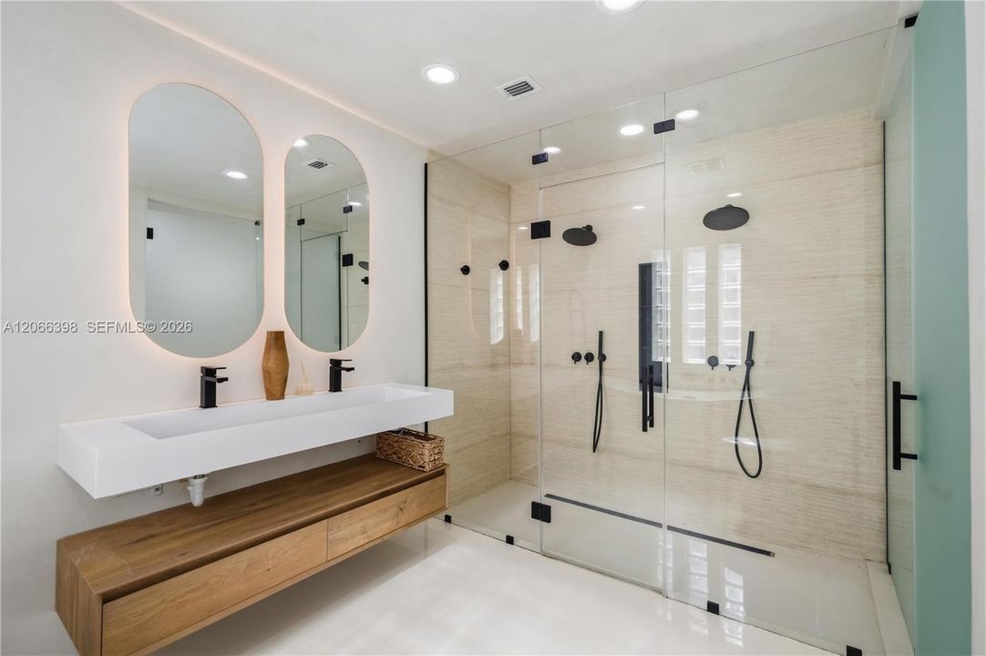 For Sale: $1,399,000 (3 beds, 2 baths, 2563 Square Feet)