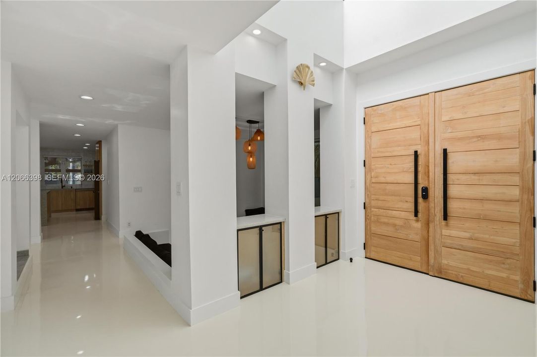 For Sale: $1,399,000 (3 beds, 2 baths, 2563 Square Feet)