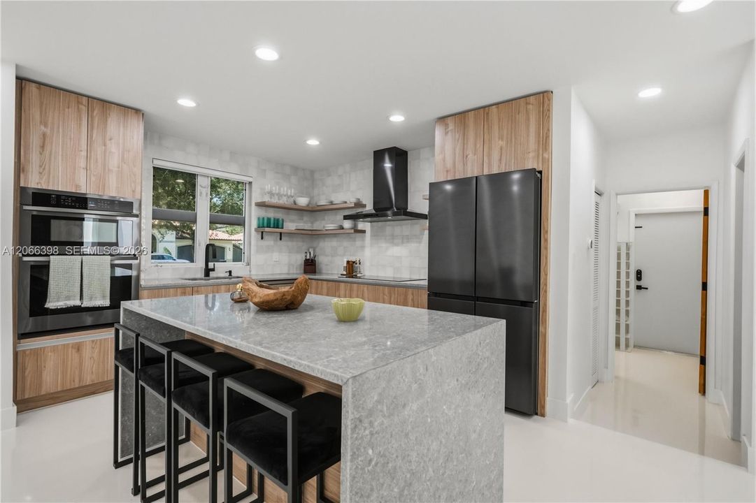 For Sale: $1,399,000 (3 beds, 2 baths, 2563 Square Feet)
