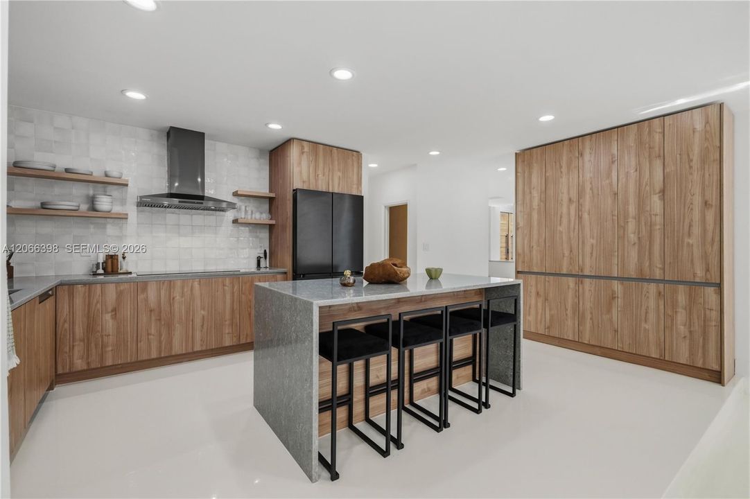 For Sale: $1,399,000 (3 beds, 2 baths, 2563 Square Feet)