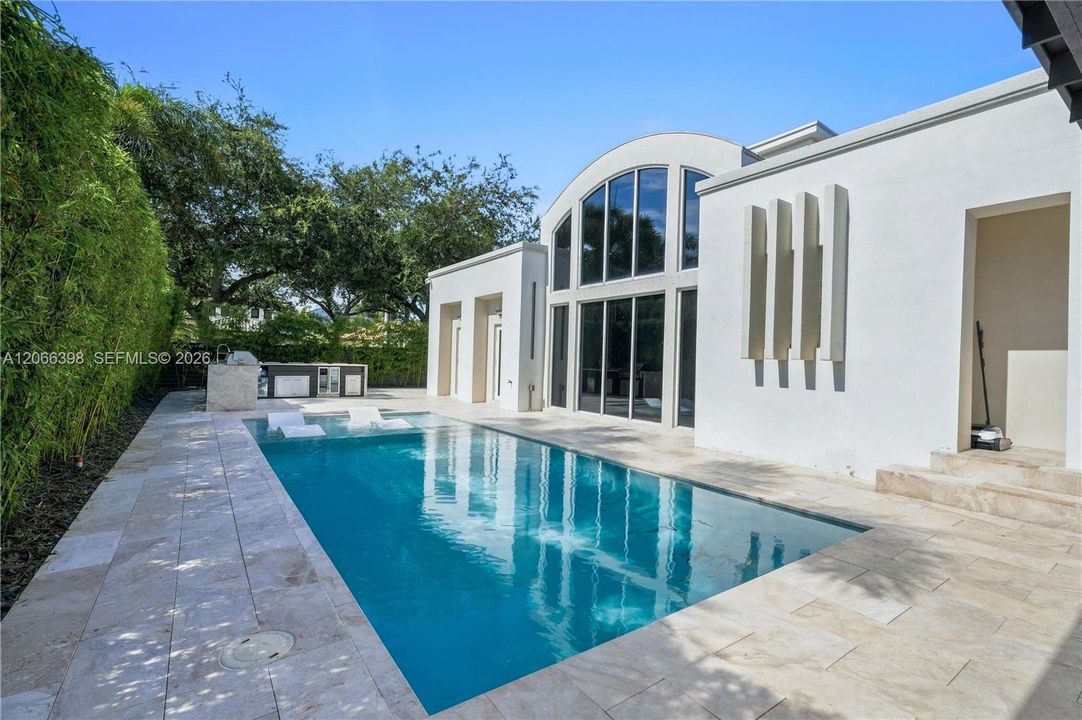 For Sale: $1,399,000 (3 beds, 2 baths, 2563 Square Feet)
