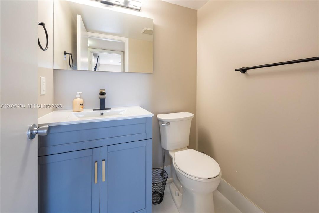 For Sale: $169,900 (2 beds, 1 baths, 953 Square Feet)