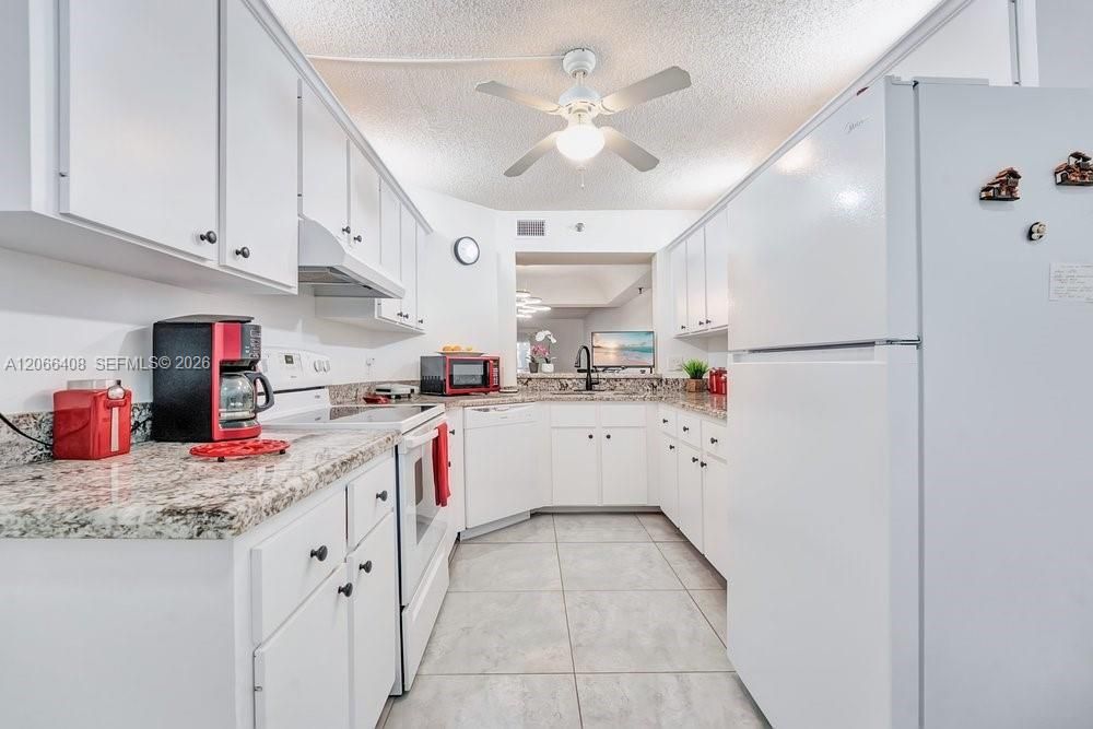 For Sale: $210,000 (2 beds, 2 baths, 1237 Square Feet)