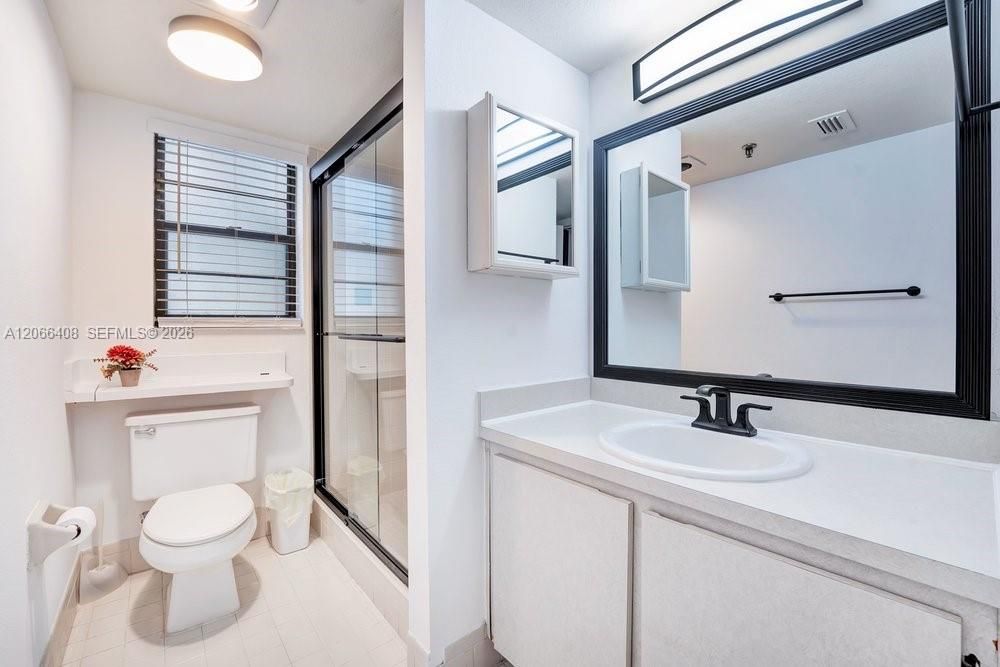 For Sale: $210,000 (2 beds, 2 baths, 1237 Square Feet)