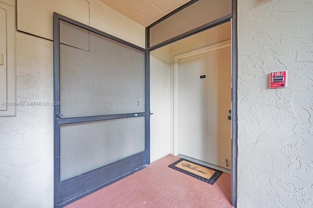 For Sale: $210,000 (2 beds, 2 baths, 1237 Square Feet)