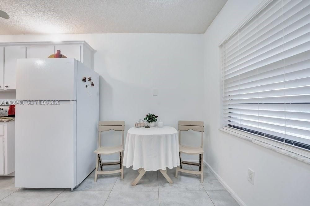 For Sale: $210,000 (2 beds, 2 baths, 1237 Square Feet)