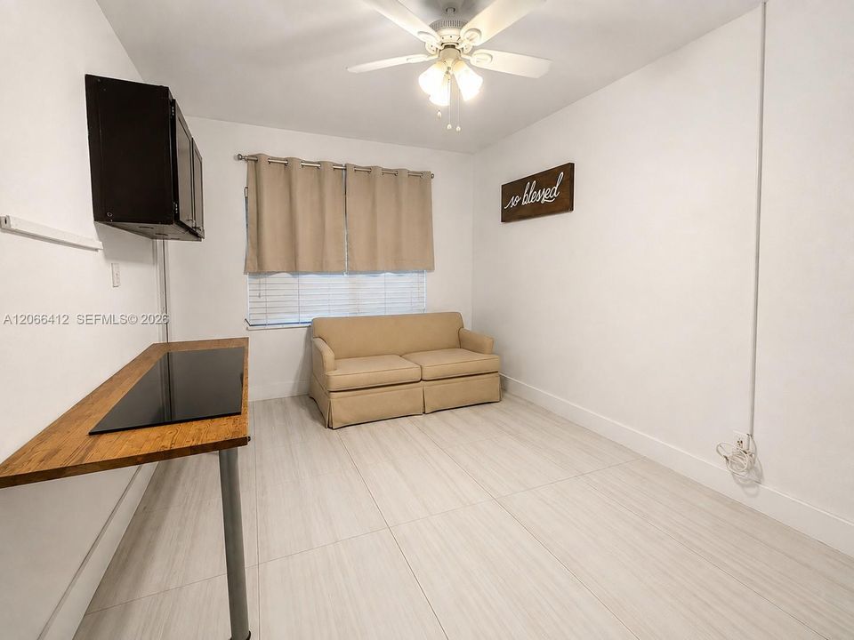 For Rent: $1,050 (0 beds, 1 baths, 0 Square Feet)
