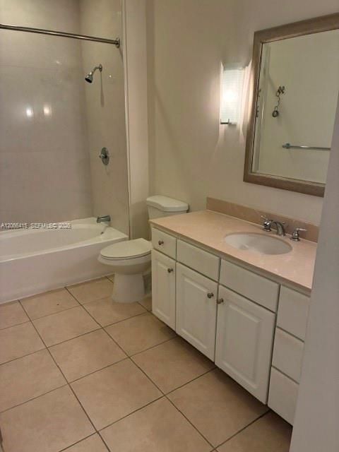 Active With Contract: $2,295 (1 beds, 1 baths, 709 Square Feet)