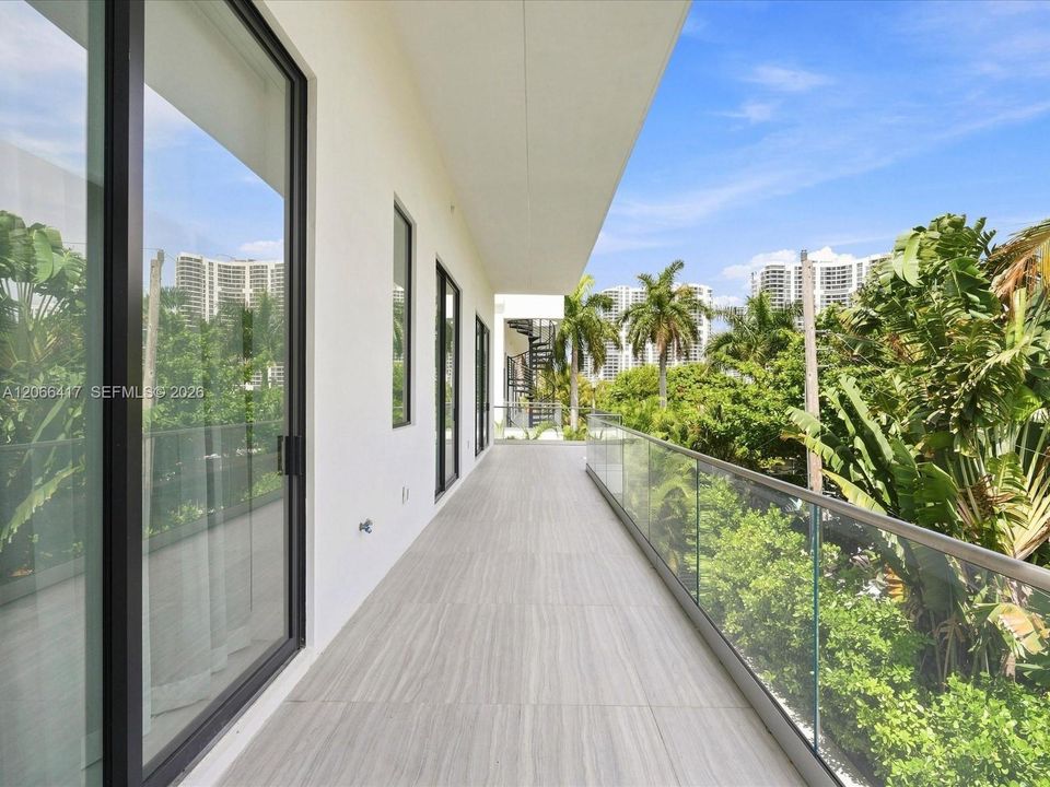 For Rent: $37,000 (6 beds, 6 baths, 5036 Square Feet)