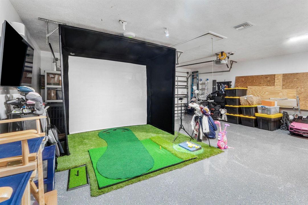 Oversized 2 Car Garage