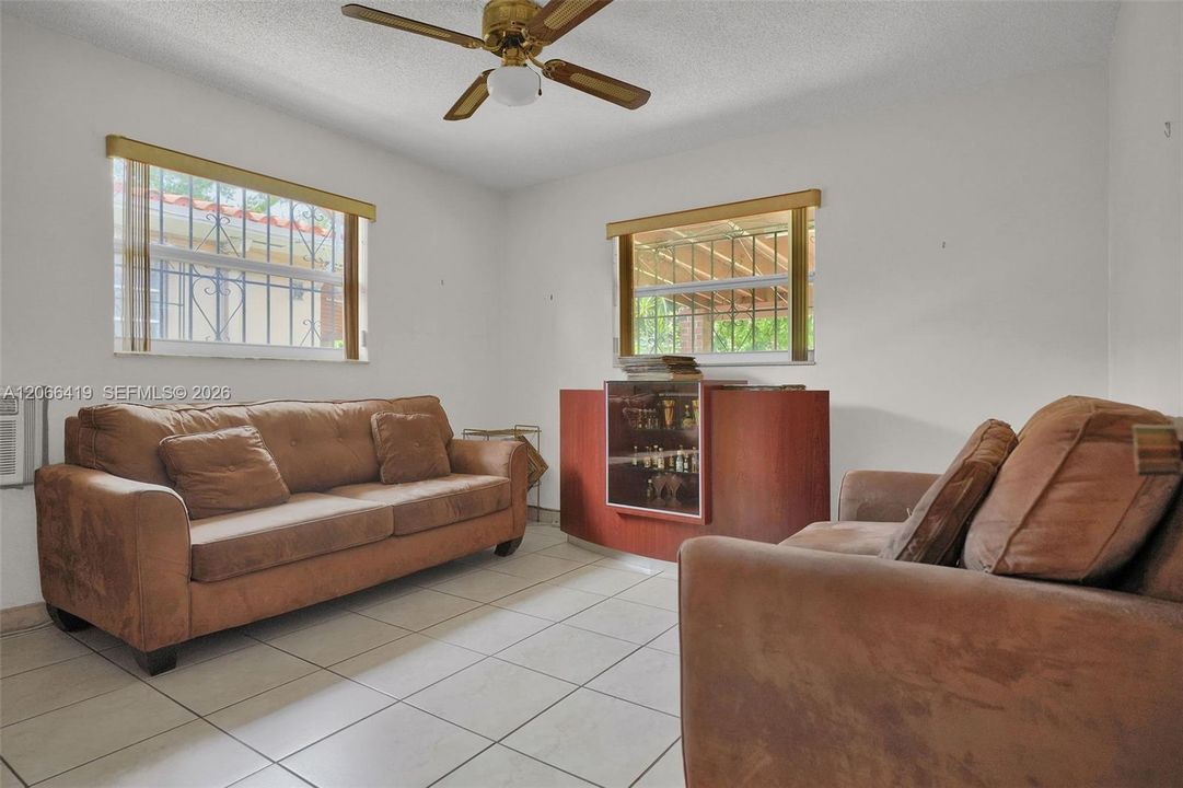 Active With Contract: $699,000 (3 beds, 2 baths, 1543 Square Feet)